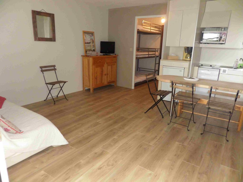 Appartements Les Balcons Du Soleil Font-Romeu-Odeillo-Via Ruang foto
